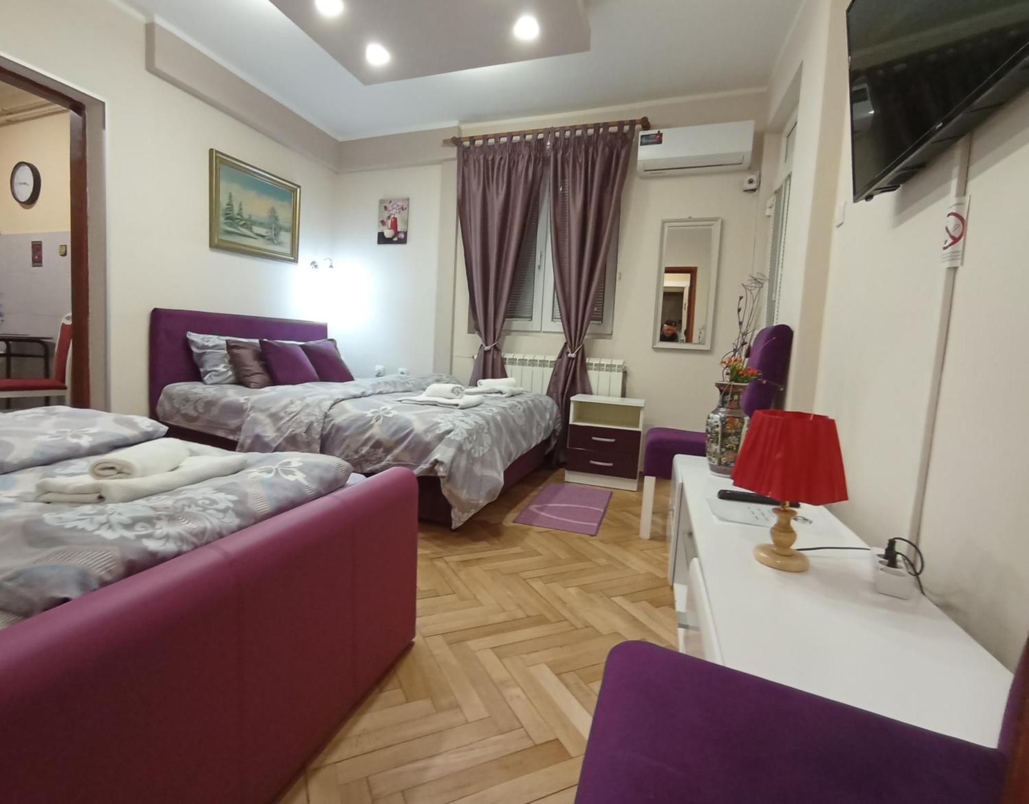 Apartments & Rooms -Mdl Lazic Belgrado Esterno foto