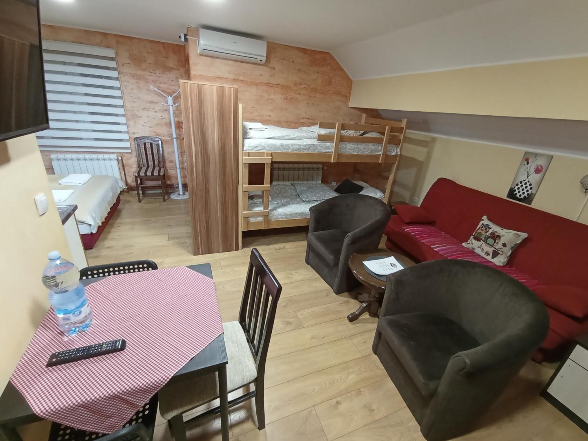 Apartments & Rooms -Mdl Lazic Belgrado Esterno foto