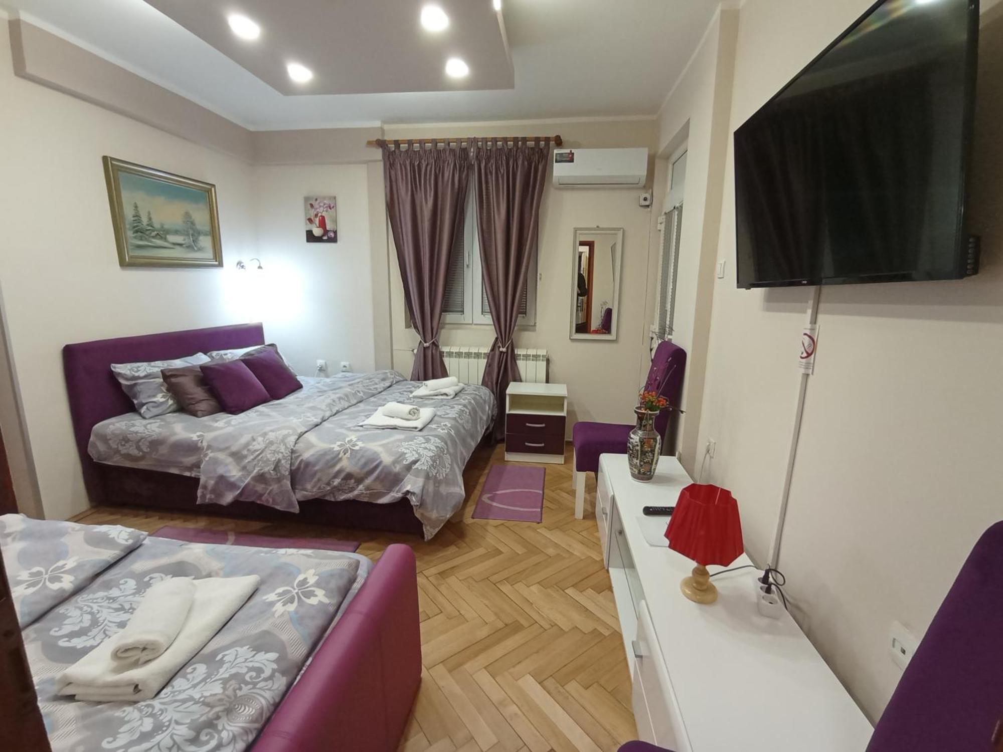 Apartments & Rooms -Mdl Lazic Belgrado Esterno foto