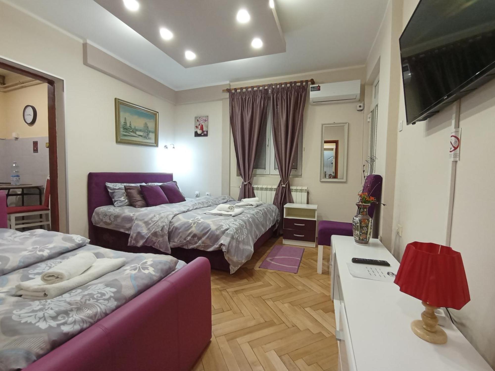 Apartments & Rooms -Mdl Lazic Belgrado Esterno foto
