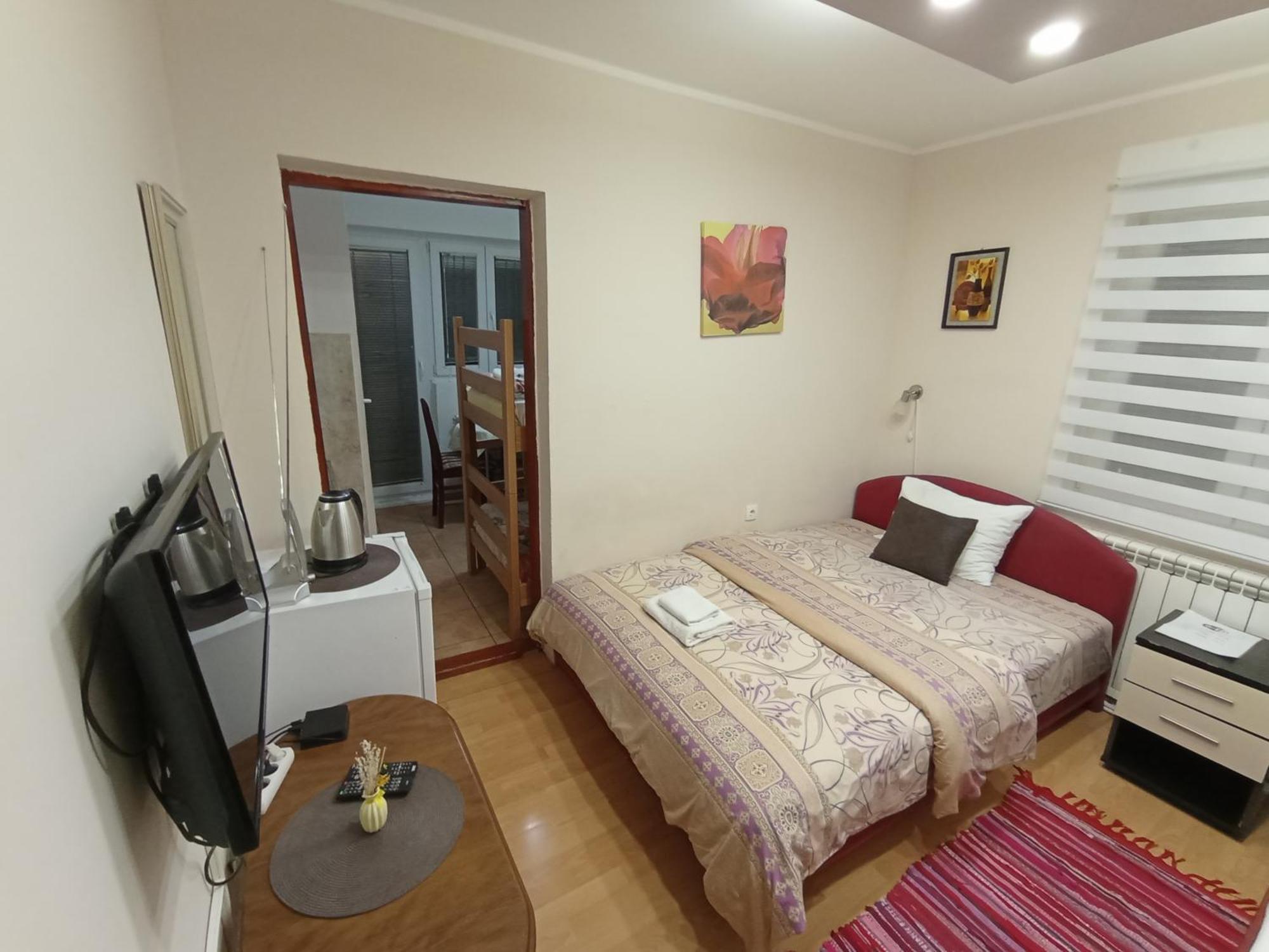 Apartments & Rooms -Mdl Lazic Belgrado Esterno foto