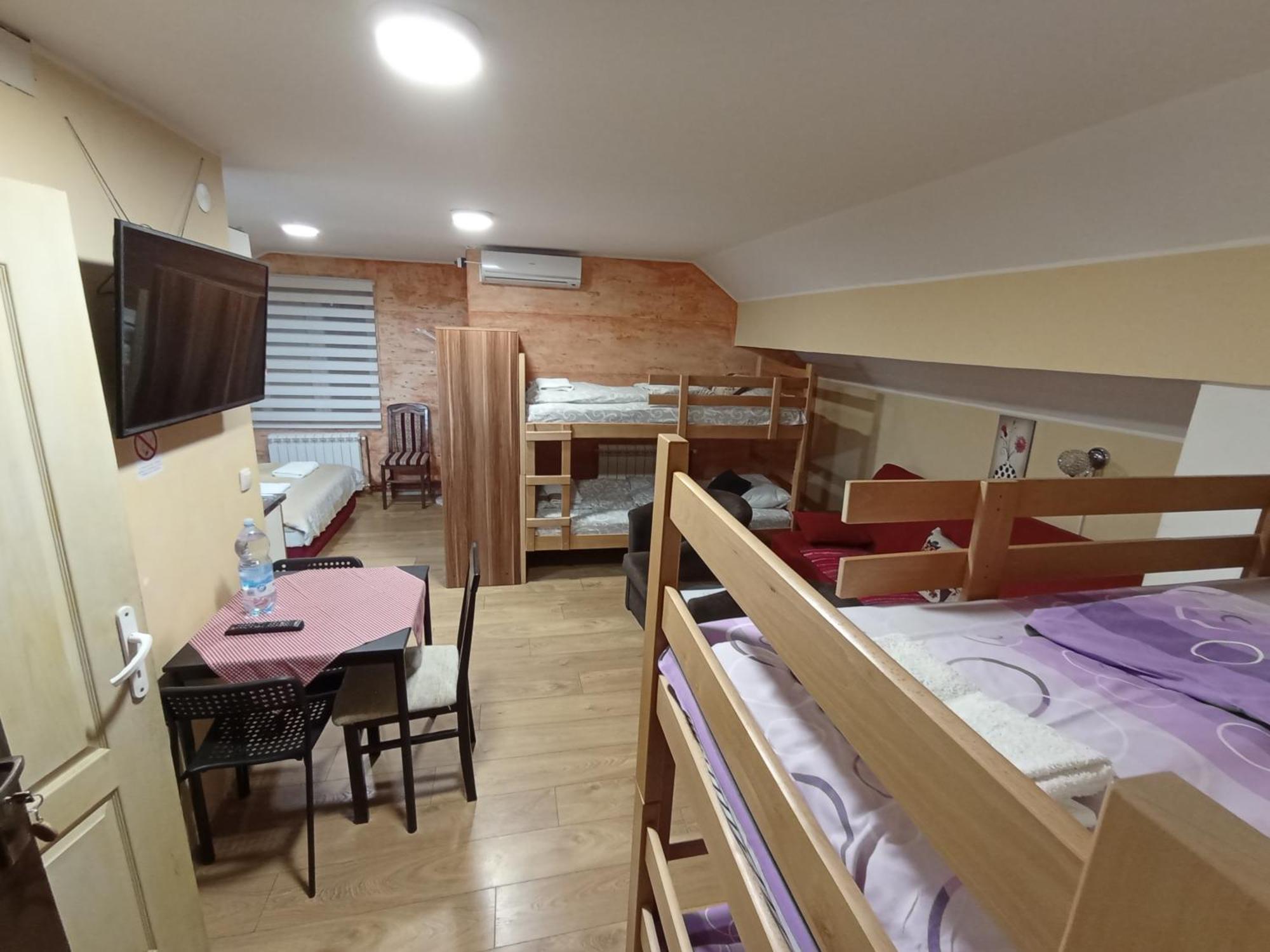 Apartments & Rooms -Mdl Lazic Belgrado Esterno foto
