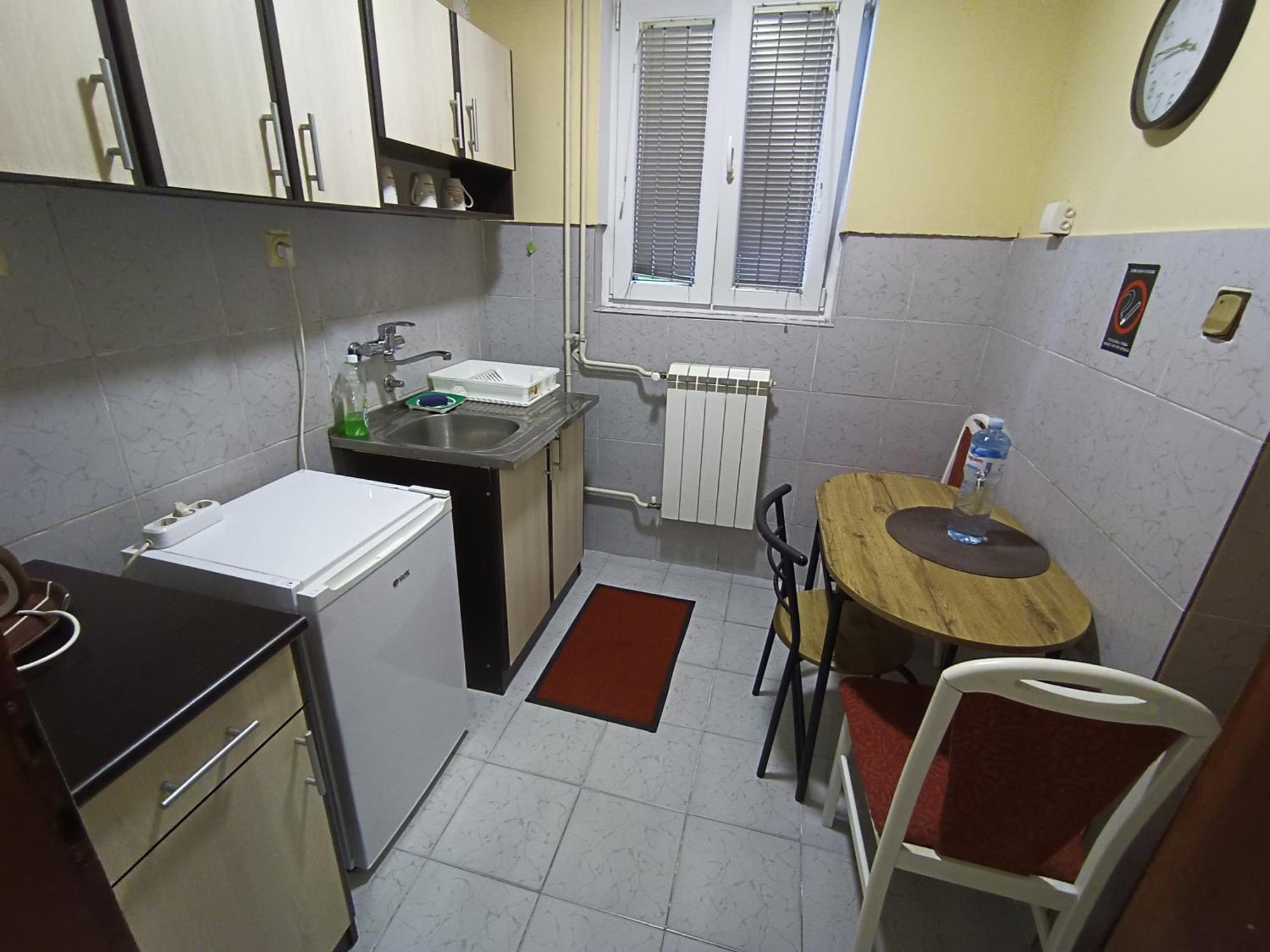 Apartments & Rooms -Mdl Lazic Belgrado Esterno foto
