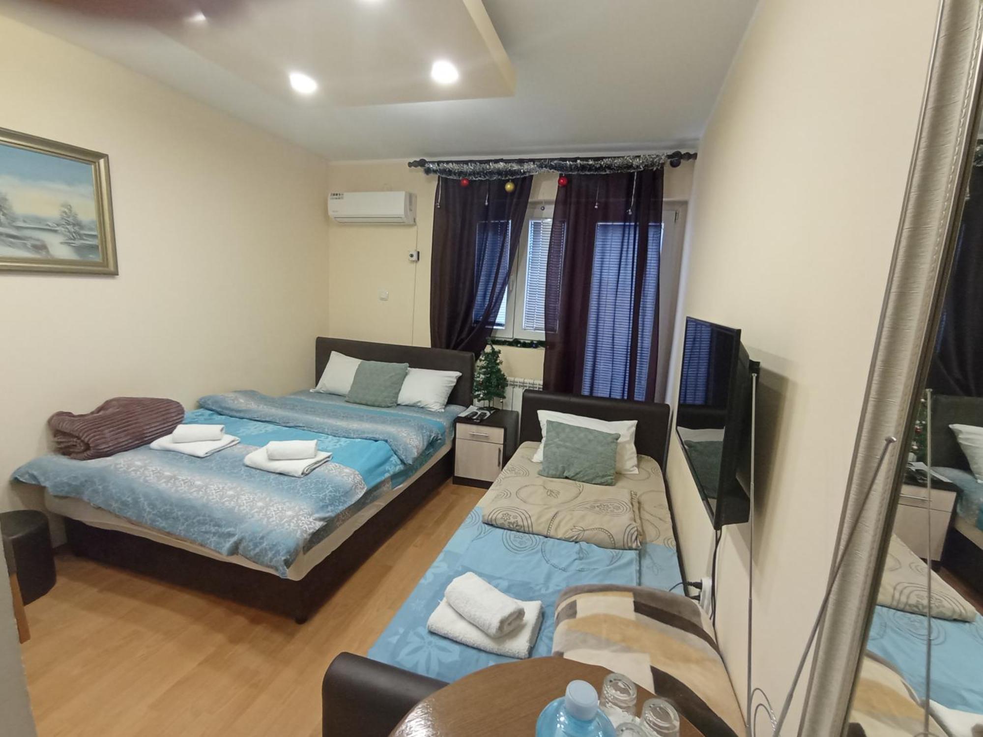Apartments & Rooms -Mdl Lazic Belgrado Esterno foto