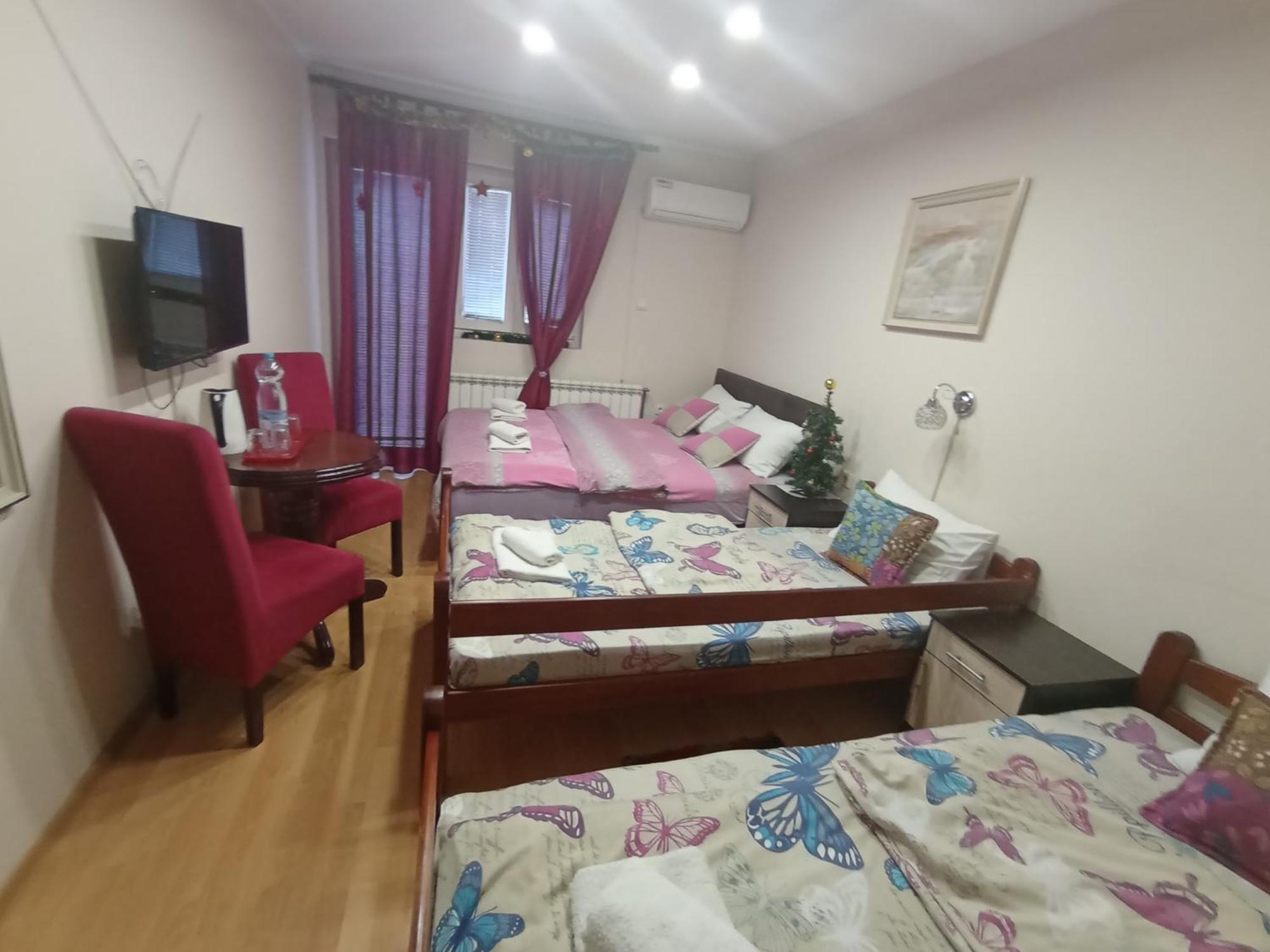 Apartments & Rooms -Mdl Lazic Belgrado Esterno foto