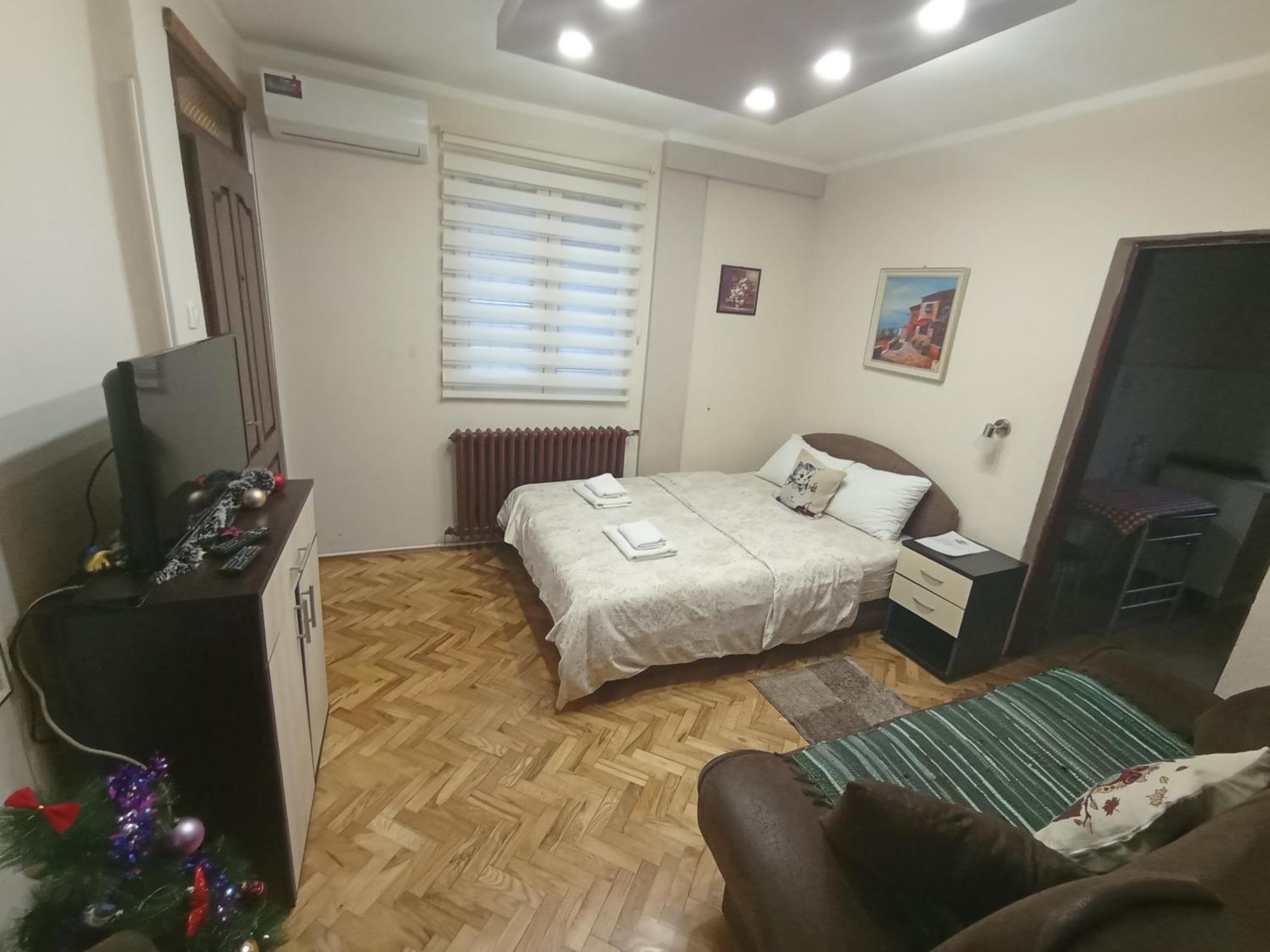 Apartments & Rooms -Mdl Lazic Belgrado Esterno foto