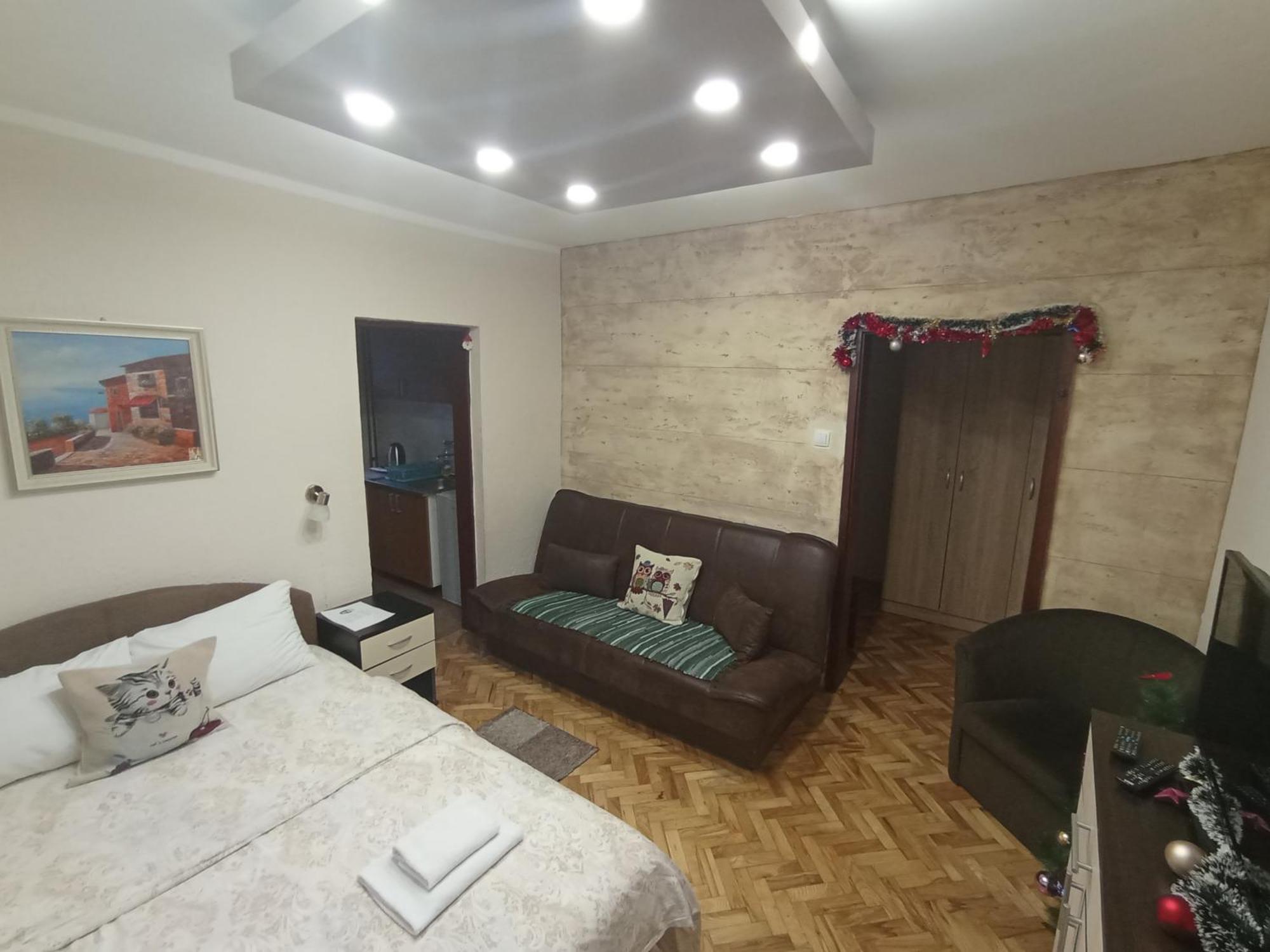 Apartments & Rooms -Mdl Lazic Belgrado Esterno foto