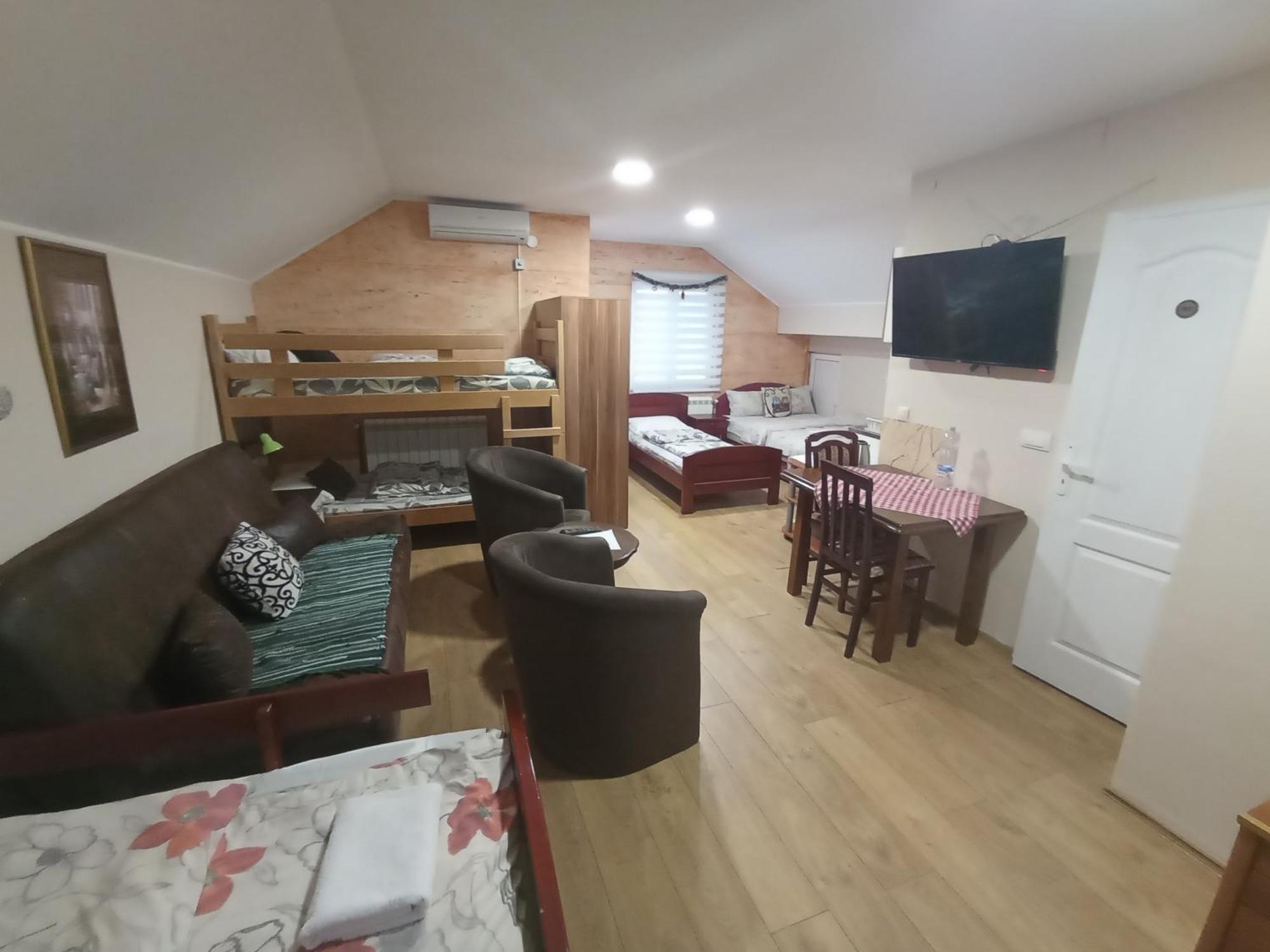 Apartments & Rooms -Mdl Lazic Belgrado Esterno foto