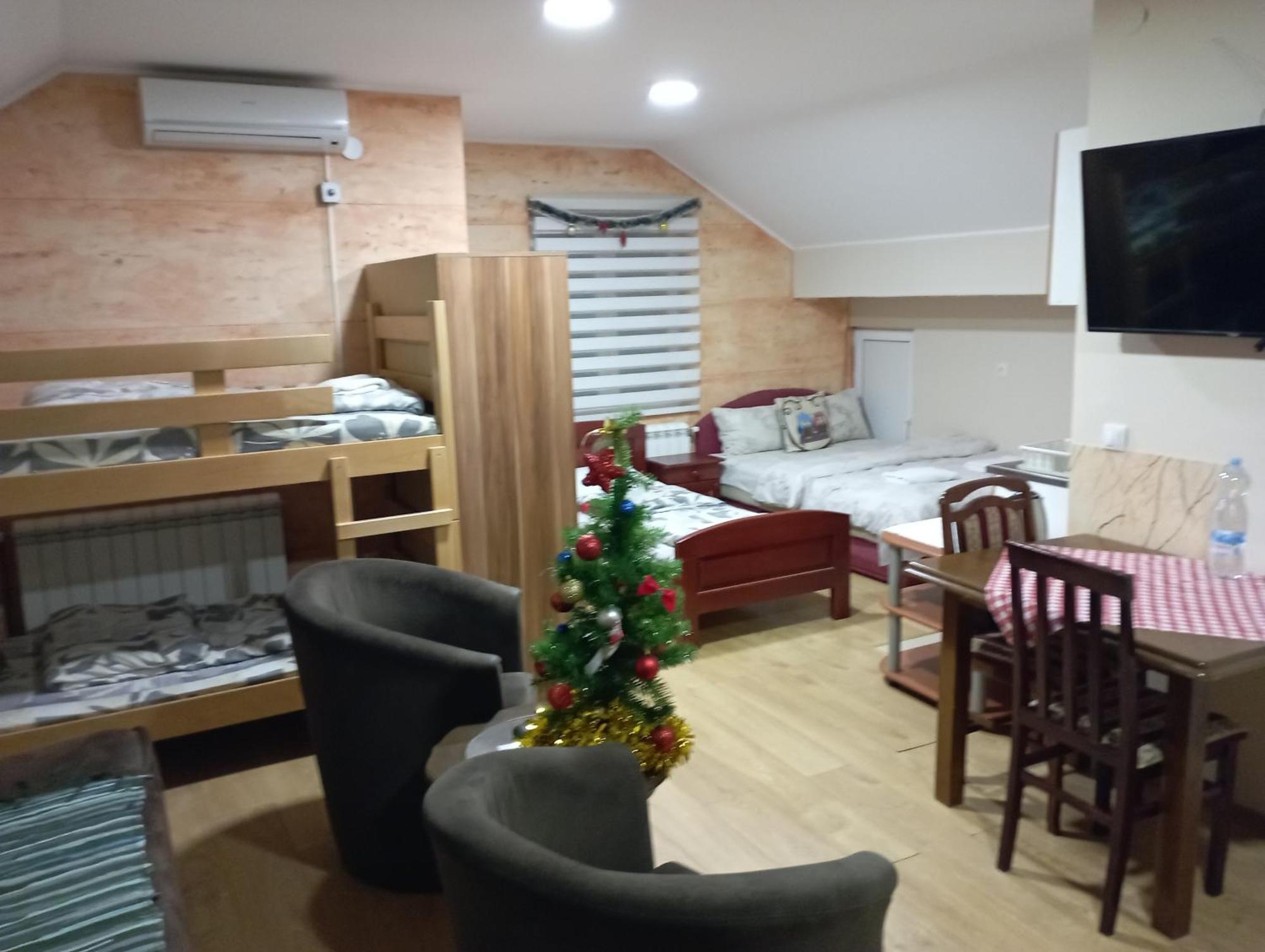 Apartments & Rooms -Mdl Lazic Belgrado Esterno foto